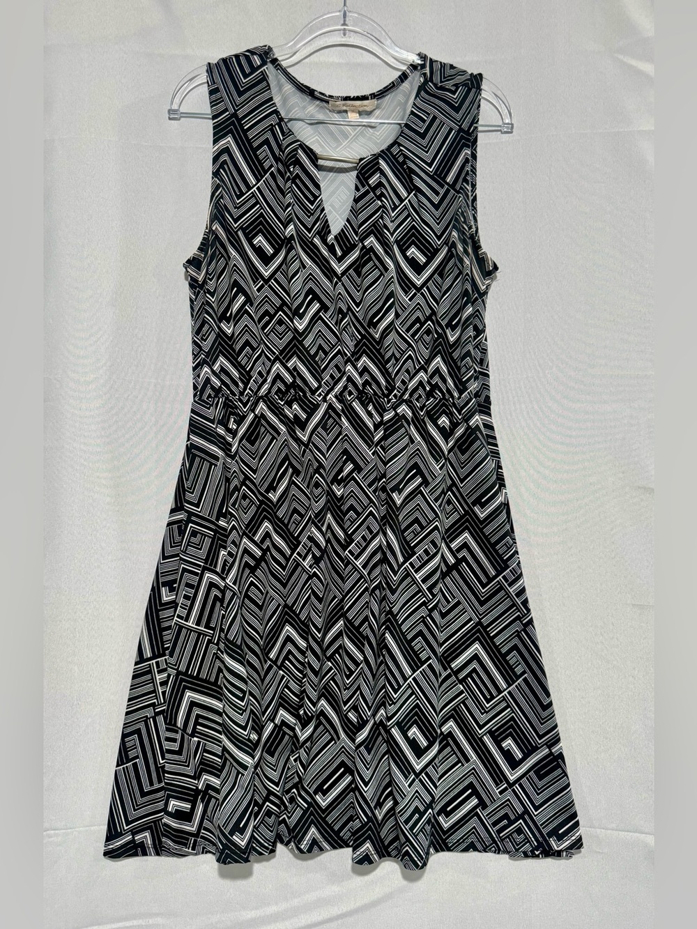 Sleeveless Black & White Geometric Midi Dress